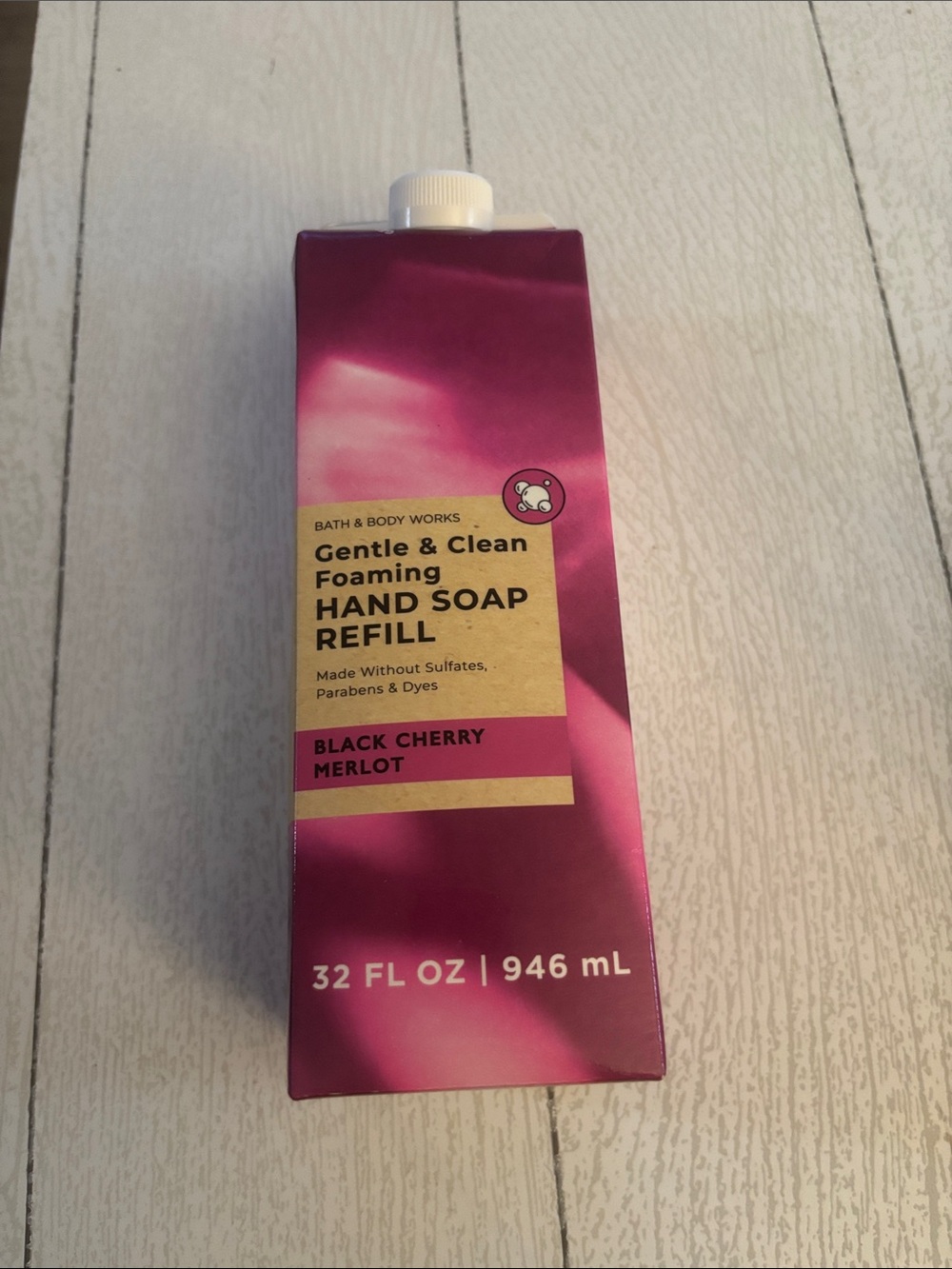 Bath and Body Works black cherry merlot hand soap refill 32 floz